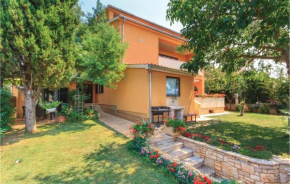 2 Bedroom Stunning Apartment In Fazana
